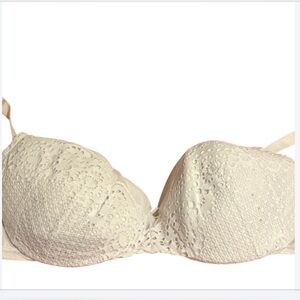 Cacique White Lace 42DD Bra. Like new!